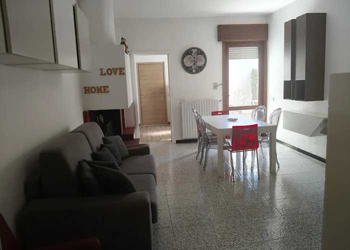 Azzurra Apartment *